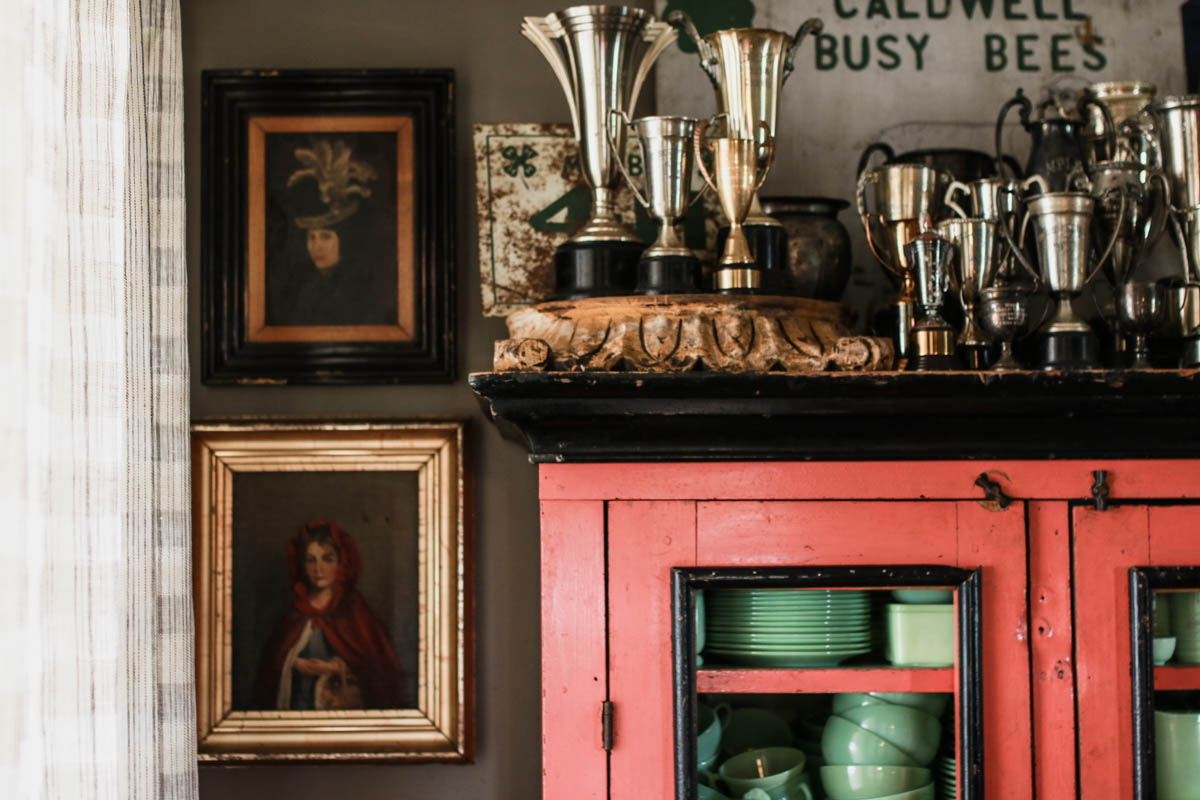 How to find Vintage Oil Paintings at flea markets and antique stores. 