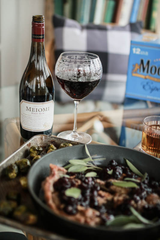 The perfect beer and wine pairings for a fast and beautiful weeknight dinner. Lamb chops with blueberry and jalapeño 